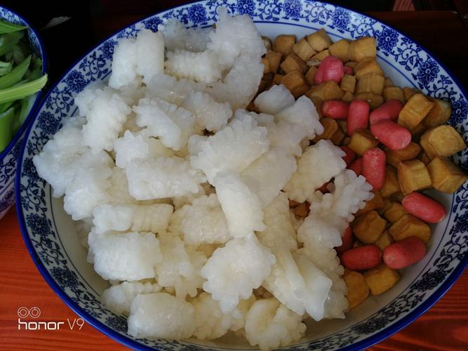 赵苑小吃城!
